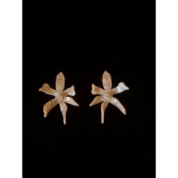 Authentic Signed LELE SADOUGHI Water Lily Blush Earrings - Picture 4 of 9